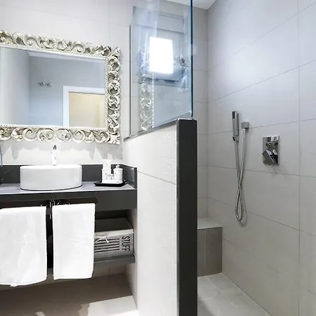 Little Libertad Heart Of Grupo Ac Gestion Apartman *